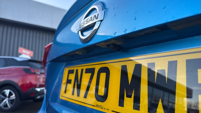 Nissan Qashqai 1.3 DiG-T Acenta Premium 5dr Petrol Hatchback